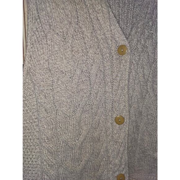 Aran Woollen Mills Super Soft Merino Irish Wool Cream Sleeveless Cardigan XL - Picture 3 of 6